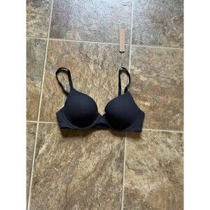 Skims Fits Everybody T-shirt Bra Onyx Size 32B